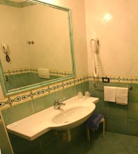 Hotel Albatros_Ischia_Camere superior bagni con piastrelle di Vietri