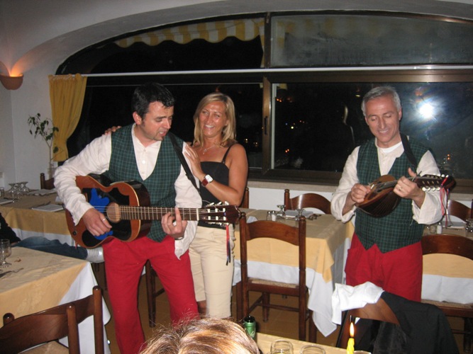 Hotel-Albatros_Ischia_la serata ischitana_ i menestrelli